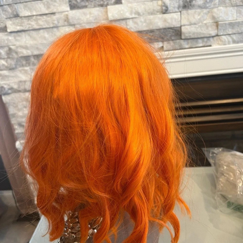 Vibrant Orange Wig – Short Wavy Synthetic Hair for Cosplay and Costume Parties